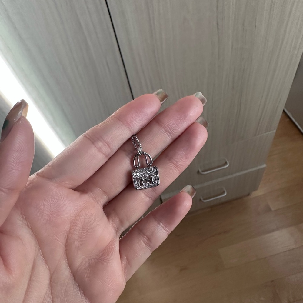 Elegant Silver Padlock Pendant Necklace